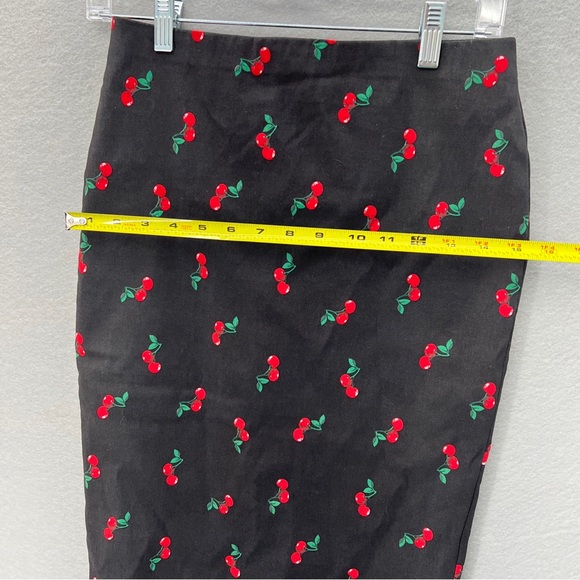 7th Avenue Design Studio New York & Company Women's Skirt XS Black Cherries - Picture 8 of 9